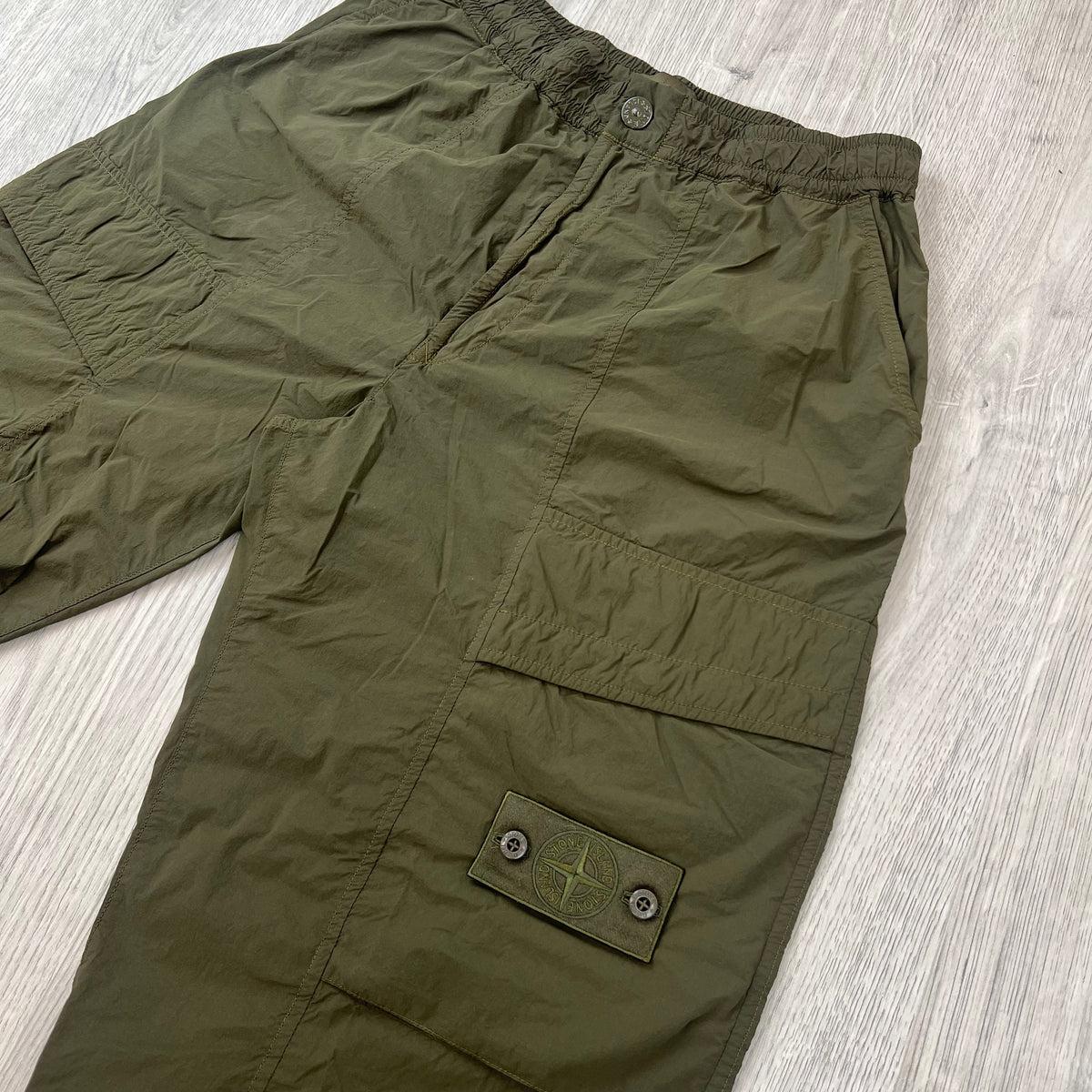 Stone Island Ghost SMERIGLIATO Cargo Trousers - Military Green